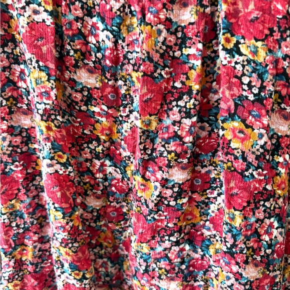 Hayden Floral Blouse - Red and Black - Picture 2 of 4